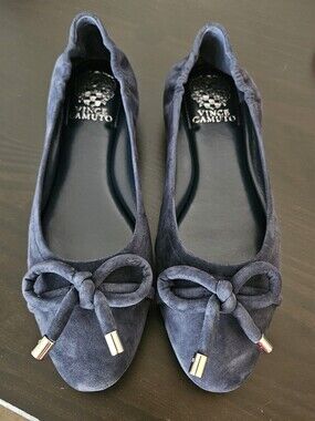 NIB Vince Camuto Navy Suede Bow Flats